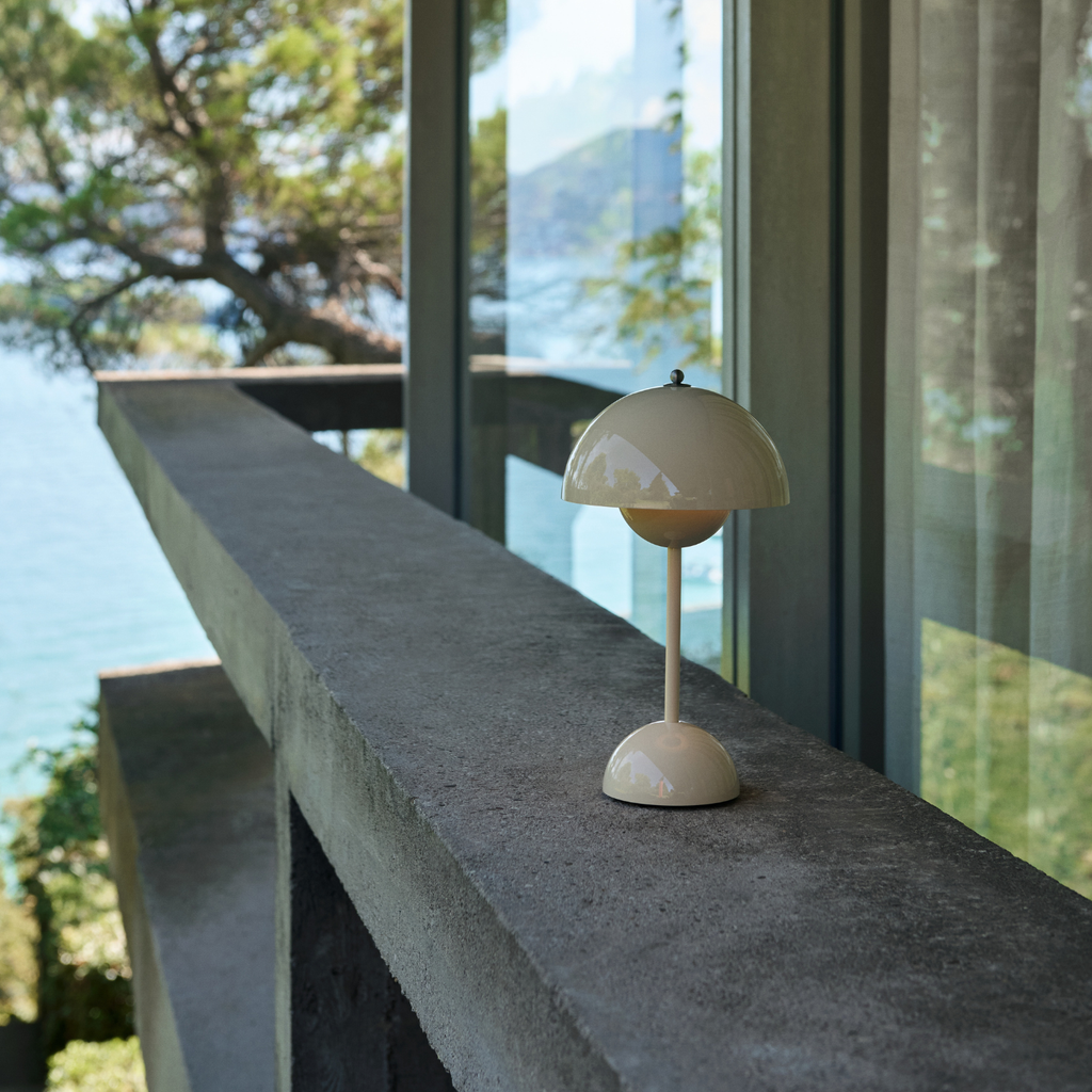 &Tradition Flowerpot VP9 Portable Lamp