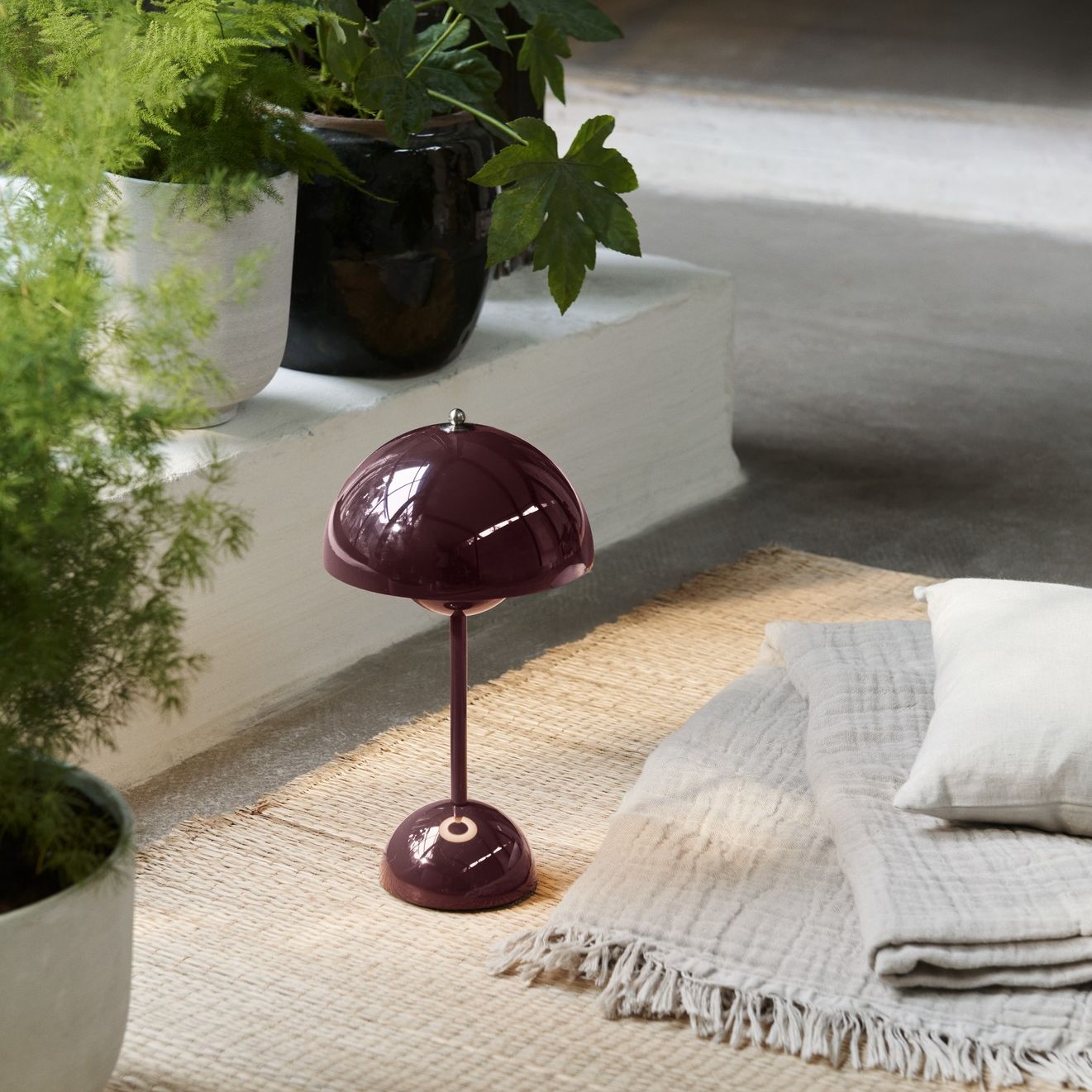 &Tradition Flowerpot VP9 Portable Lamp