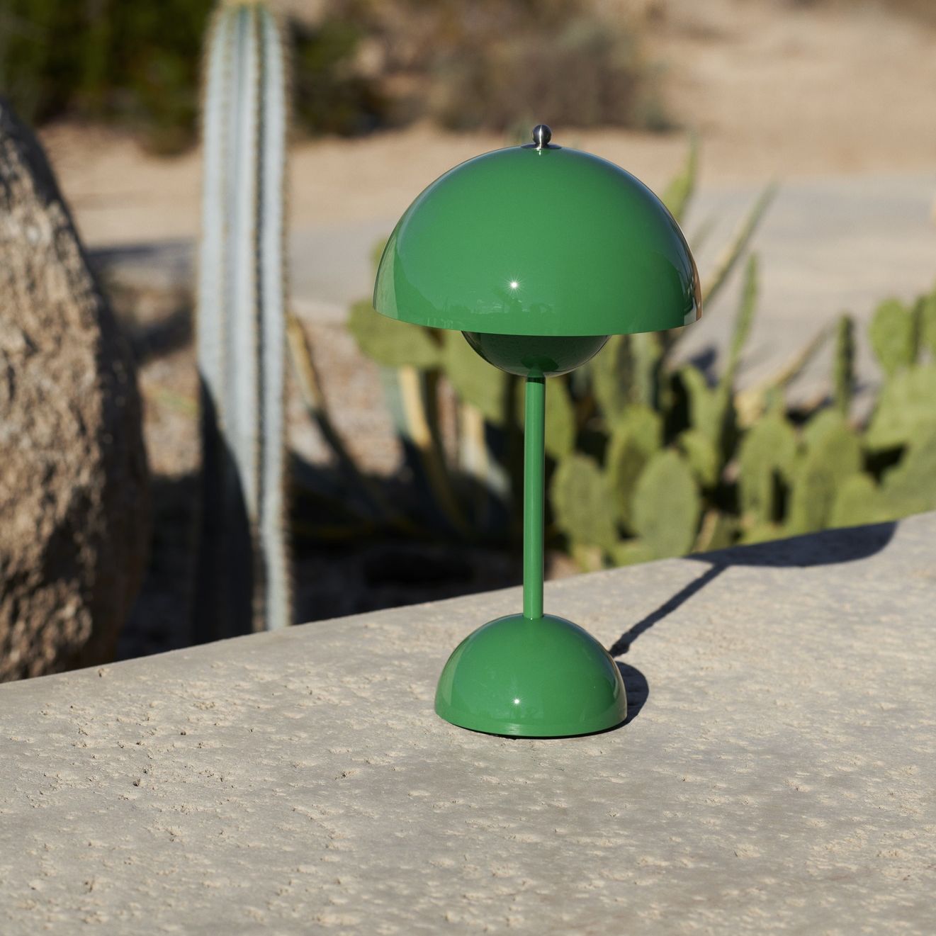 &Tradition Flowerpot VP9 Portable Lamp